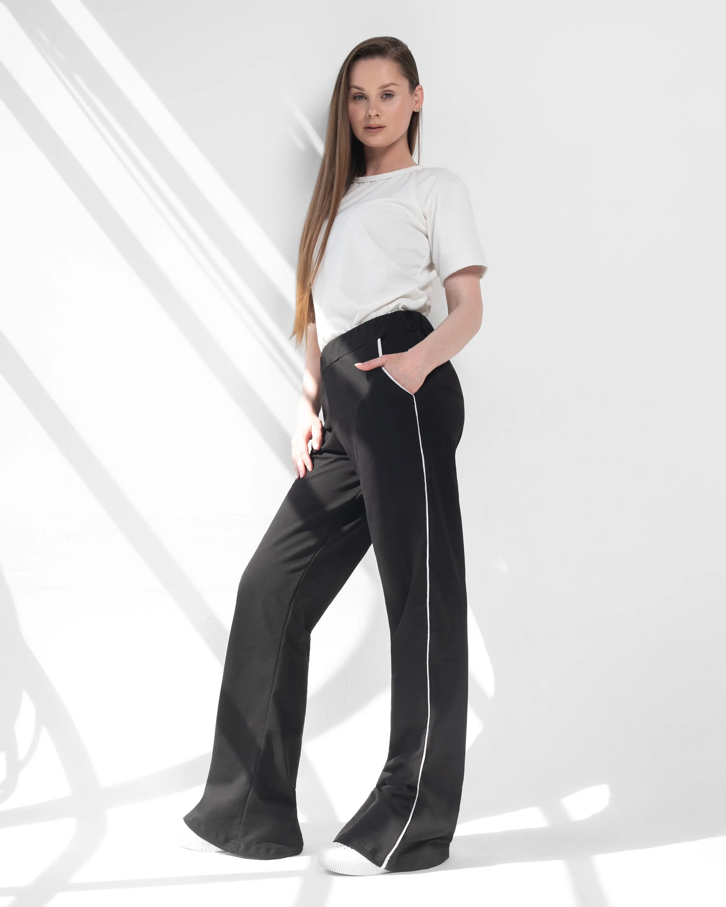 Contrast Piping Sweatpants