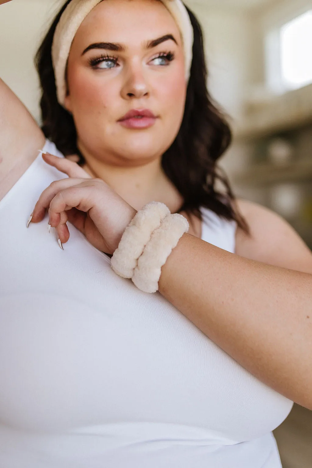 Effortless Days Stretchy Headband & Wristband Set in Tan - 6/12/2023