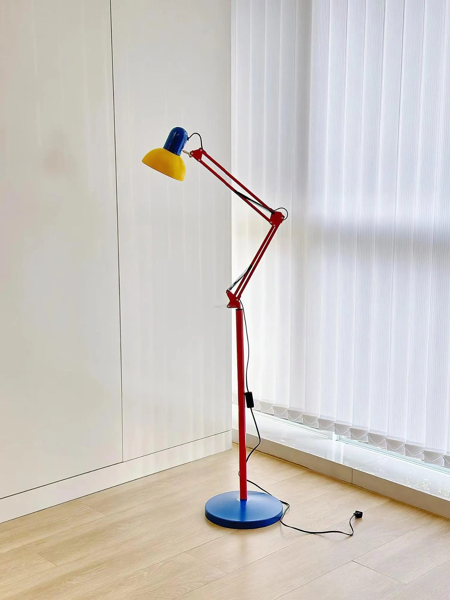Flexi Bright Floor Lamp  ∅ 11″ Flexible