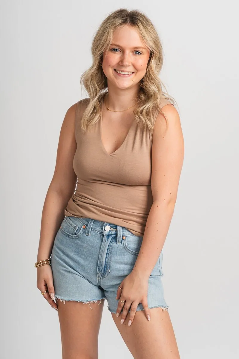V-neck knit tank top taupe