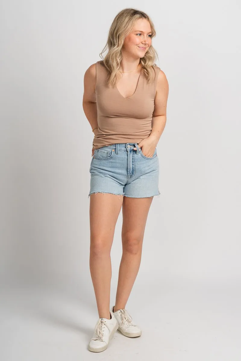 V-neck knit tank top taupe