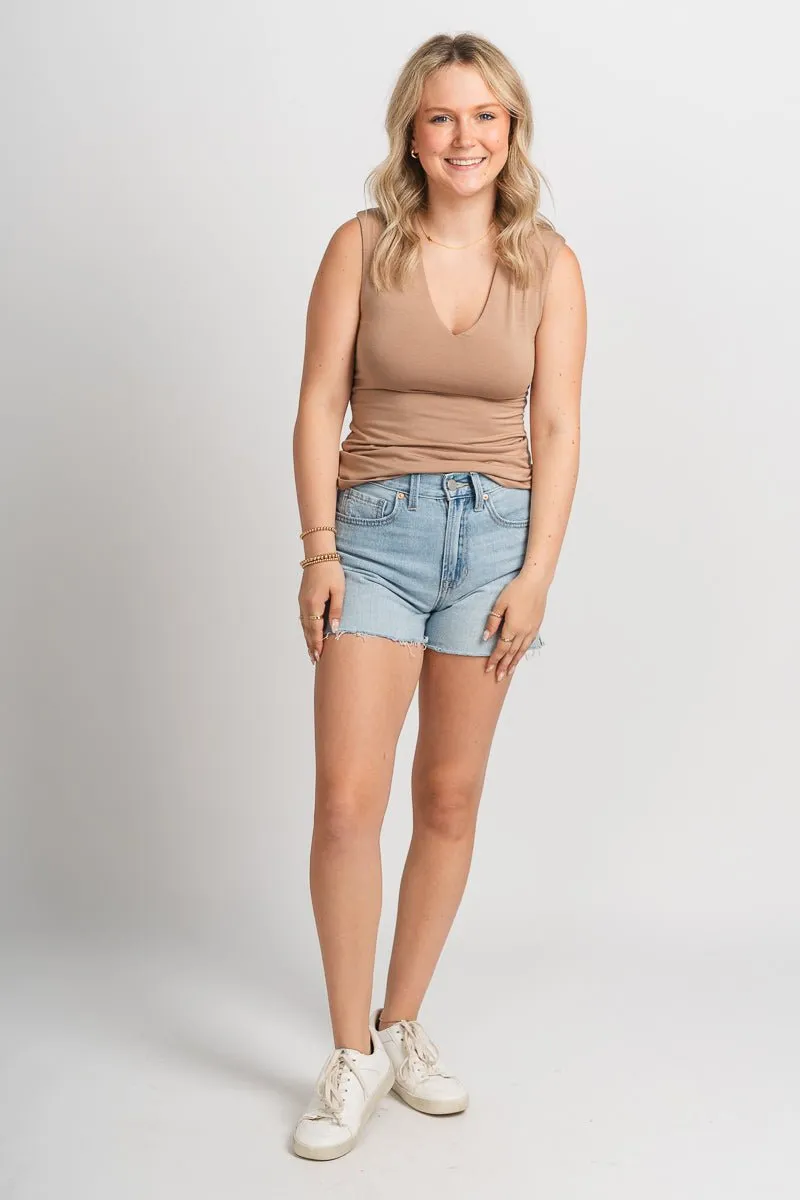 V-neck knit tank top taupe