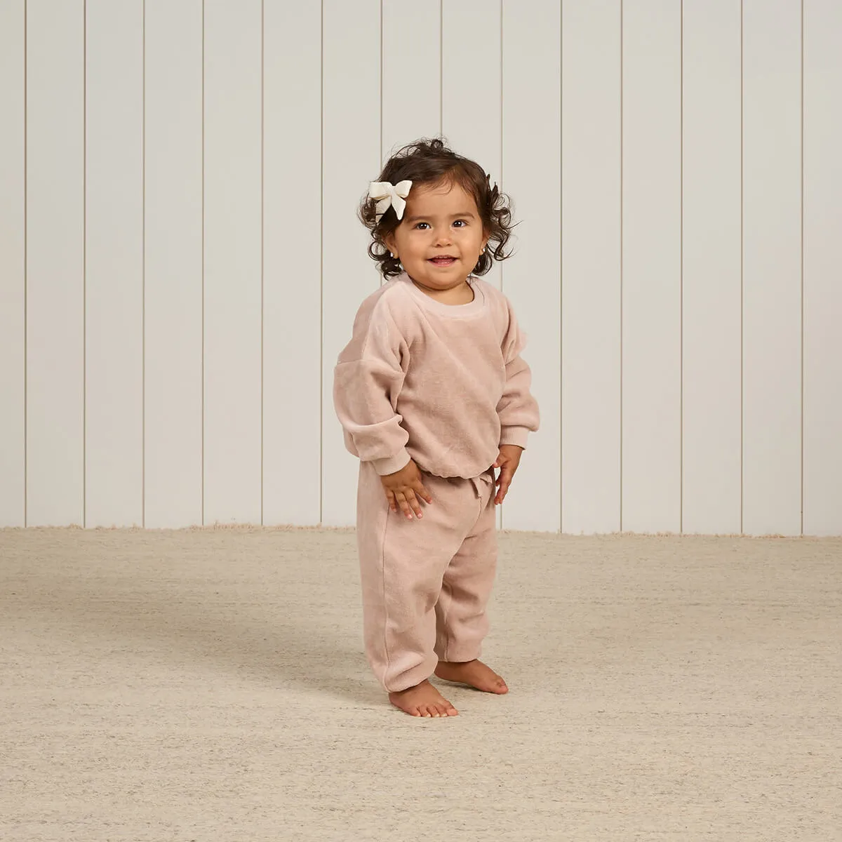 Velour Relaxed Sweatpant in Blush by Quincy Mae